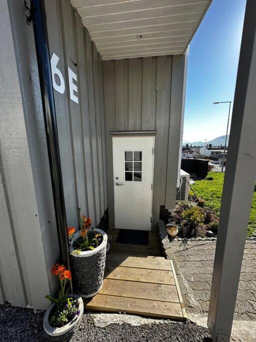 Basement Apartment With Parking Alesund Exterior photo
